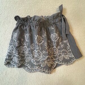 AQUA WOMENS FLORAL EMBROIDERED GINGHAM PAPER BAG SKORT size M